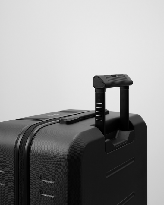 Reisekoffer Db Ramverk Check-in Luggage Medium Black Out - 2025/26